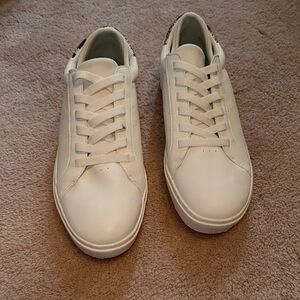 Dr. Scholl's White Sneakers Minimalist Design
